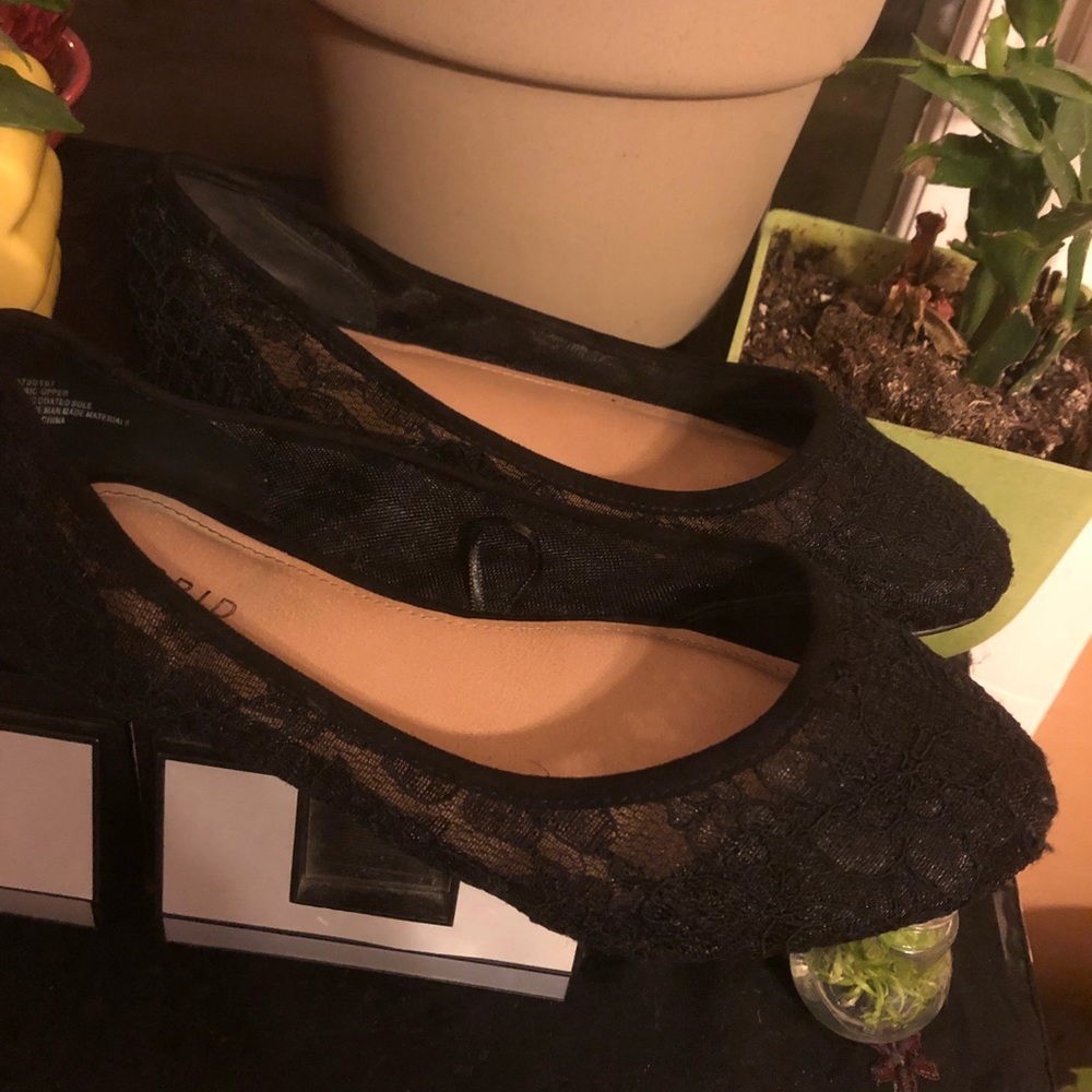 TORRID SIZE 8 BLACK LACE BALLET FLATS EUC